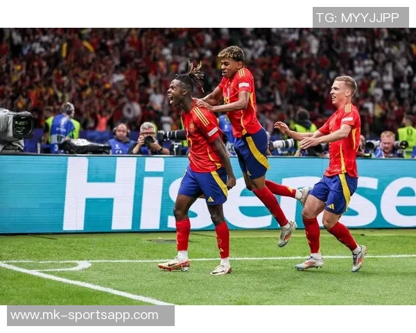 曼联2526赛季首季度财报分析总收入达1403亿镑营业利润1300万镑