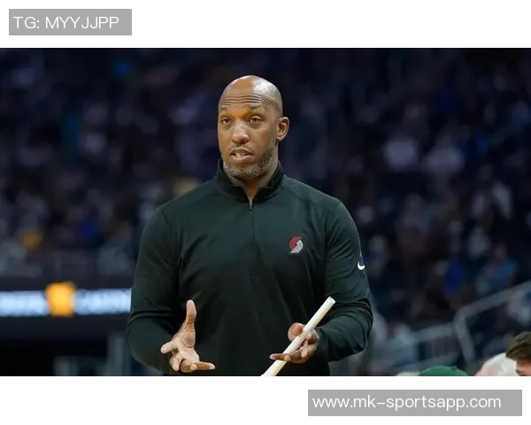 比卢普斯谈季前赛首发轮换希望球迷理性解读球队策略 比卢普斯谈季前赛首发轮换希望球迷理性解读球队策略