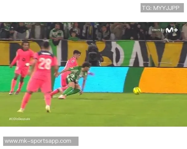 拉菲尼亚与佩德里今日参与部分合练以评估身体状态恢复情况