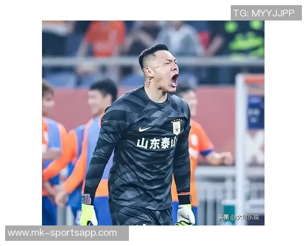 王大雷感谢球迷雨中支持并祝双节快乐展现球队团结精神 王大雷感谢球迷雨中支持并祝双节快乐展现球队团结精神