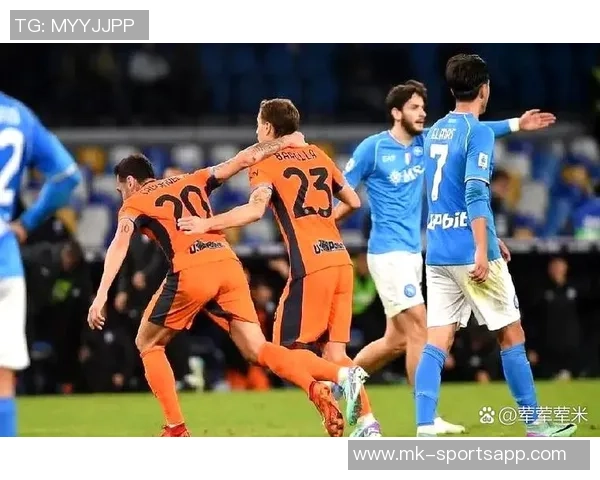 意天空预测国米对科莫首发阵容奥古斯托出任右边翼卫劳塔罗与小图搭档前锋