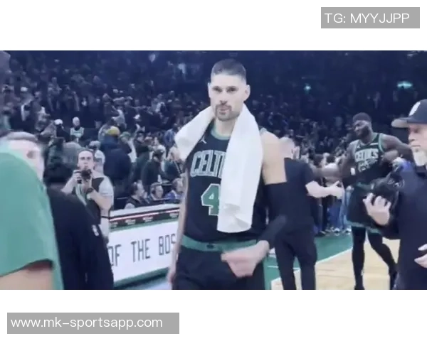 武切维奇回应教练灵活调整阵容表示将全力配合团队策略